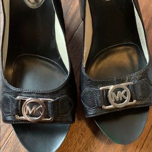 🎀 Michael Kors Platform Wedge Sandal 🎀